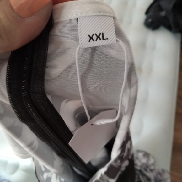 Dress - Picture 4 of 4